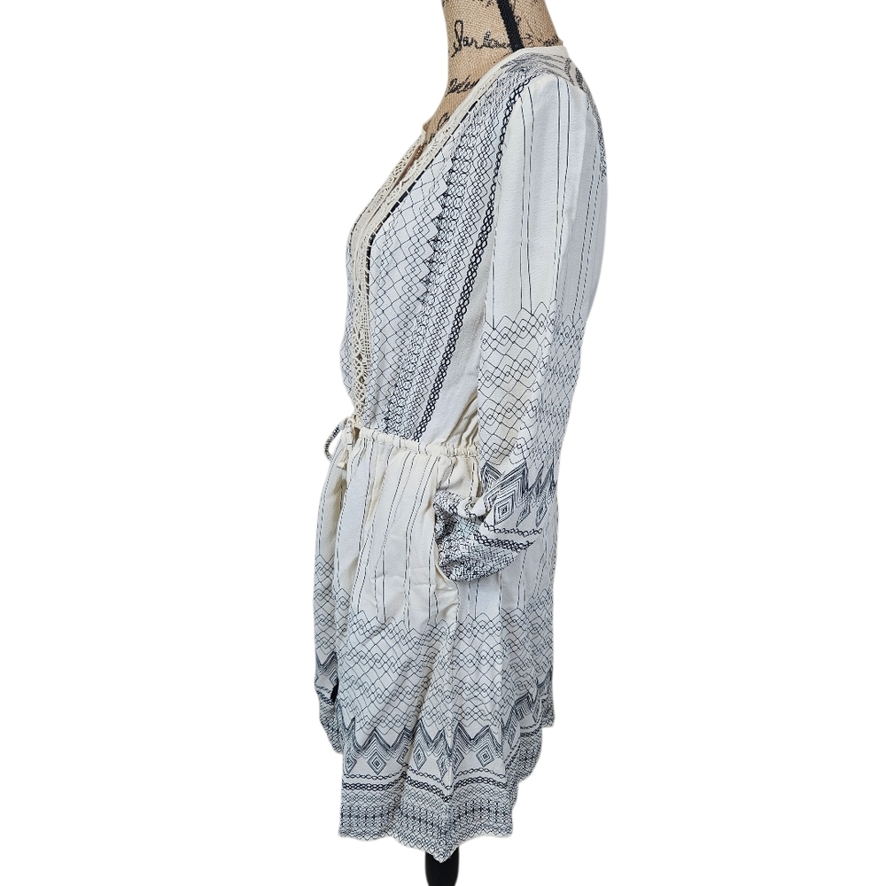 Chic White And Gray Patterned Tunic - image 6